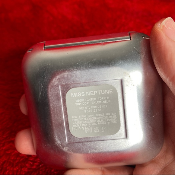 REM BEAUTY MISS NEPTUNE PURPLE HIGHLIGHTER - Picture 4 of 5